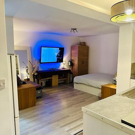 Stylish Studio Flat - Watford Junction - Harry Potter מראה חיצוני תמונה