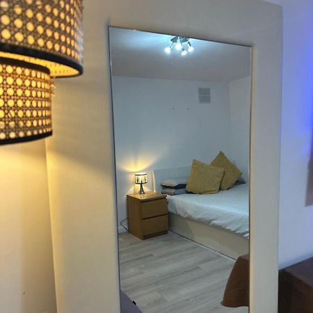 Stylish Studio Flat - Watford Junction - Harry Potter מראה חיצוני תמונה