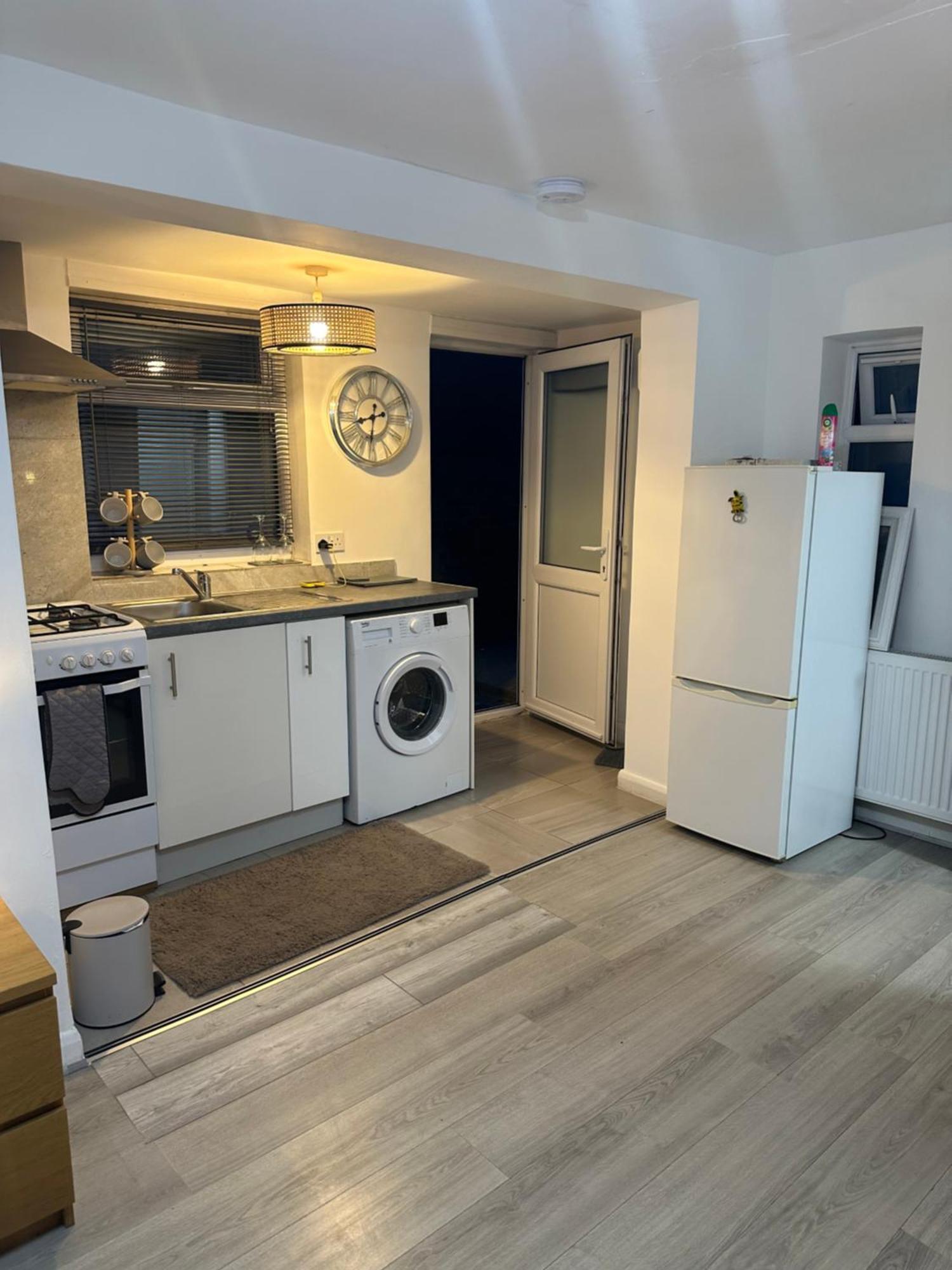 Stylish Studio Flat - Watford Junction - Harry Potter מראה חיצוני תמונה